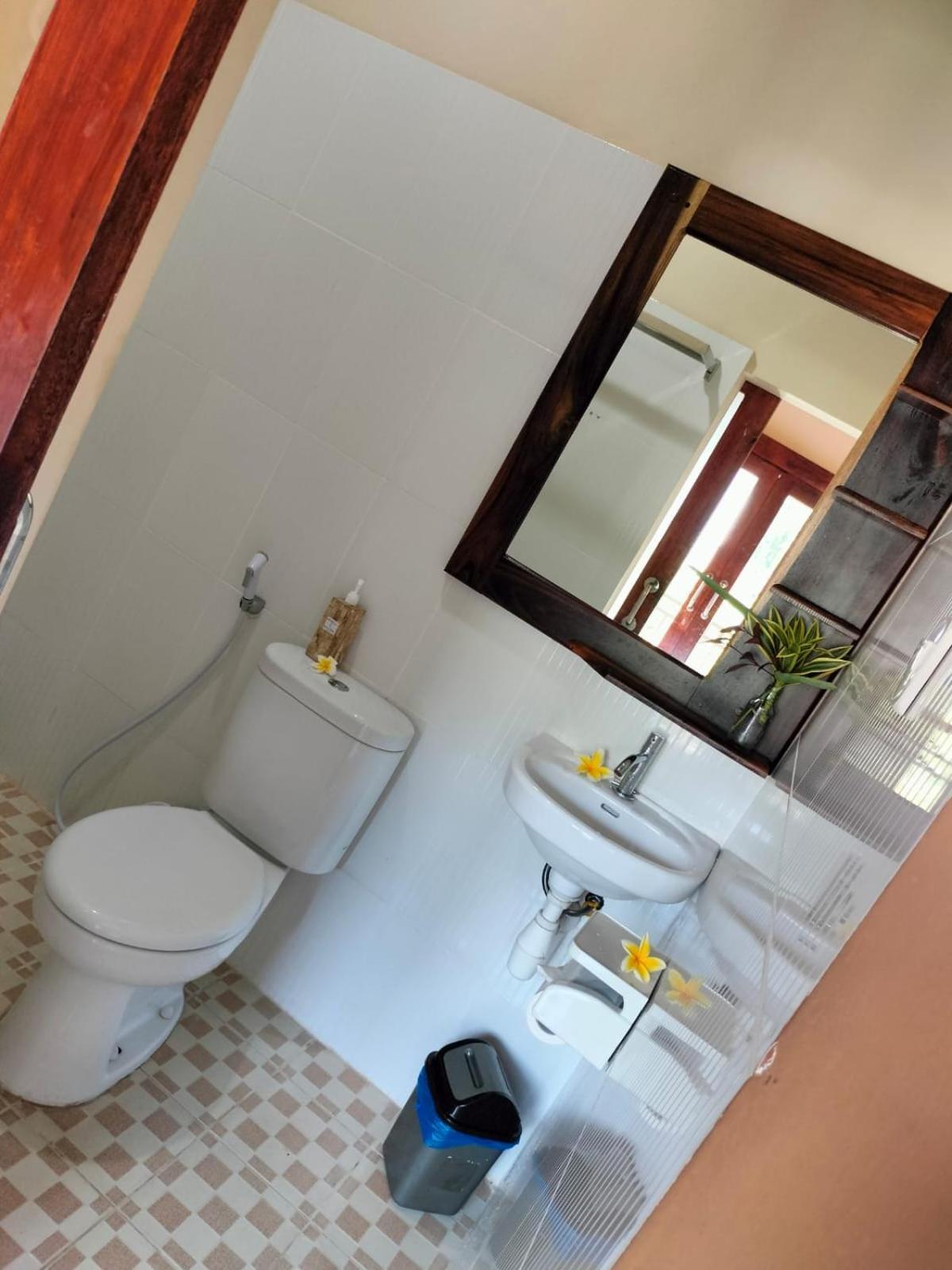 Semilir Inn Сенггиги Экстерьер фото