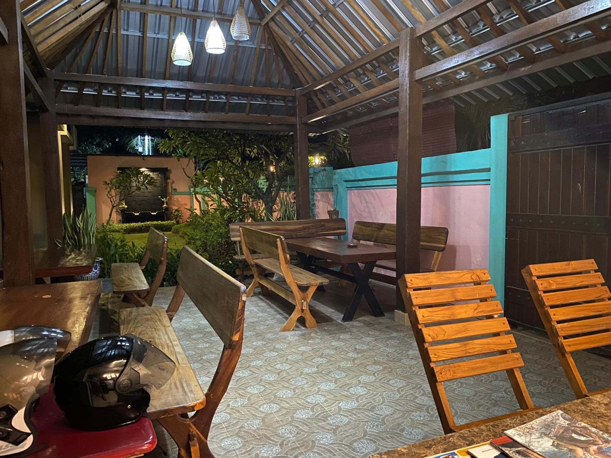 Semilir Inn Сенггиги Экстерьер фото
