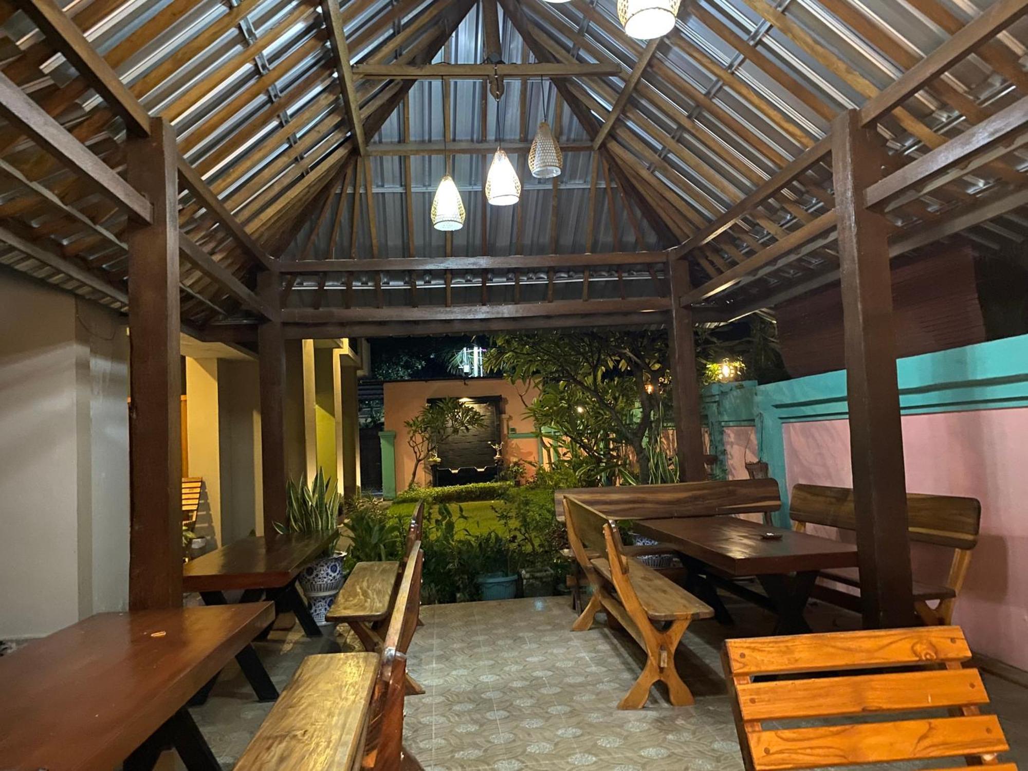 Semilir Inn Сенггиги Экстерьер фото
